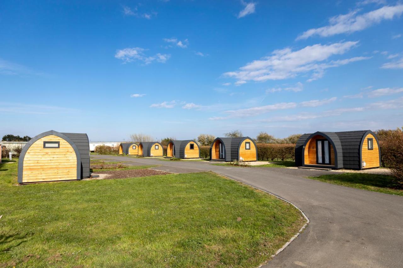 Camping Pods, Dovercourt Holiday Park Hotel Harwich Buitenkant foto