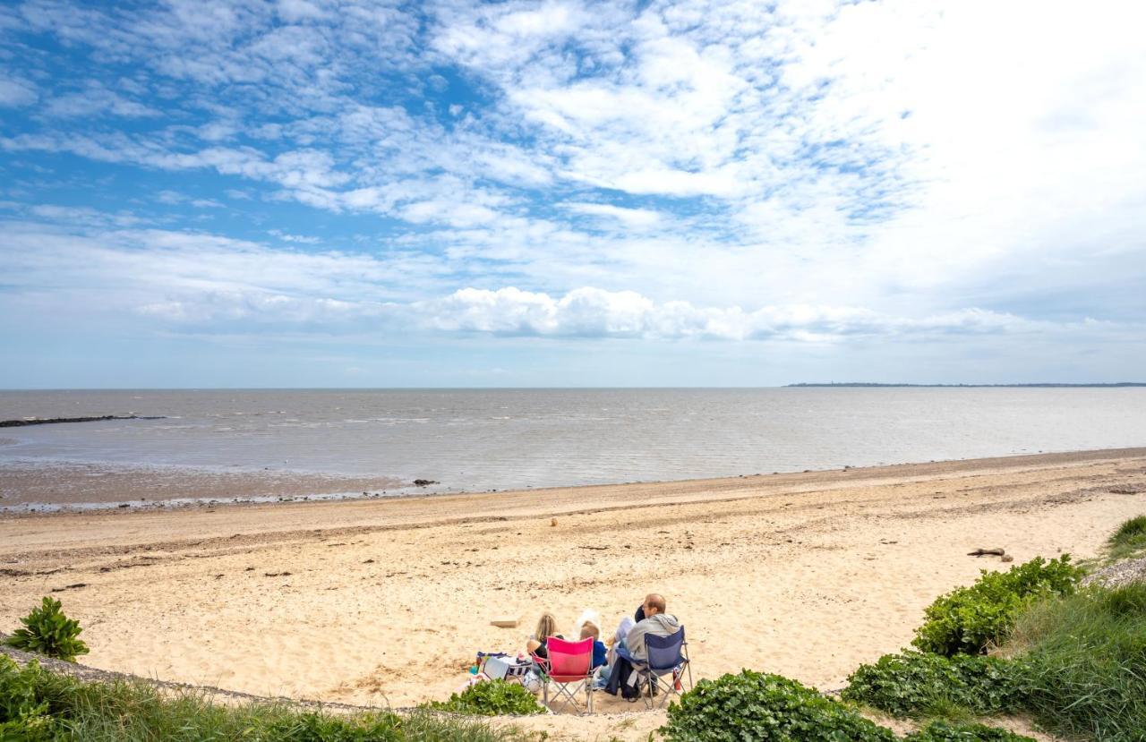 Camping Pods, Dovercourt Holiday Park Hotel Harwich Buitenkant foto