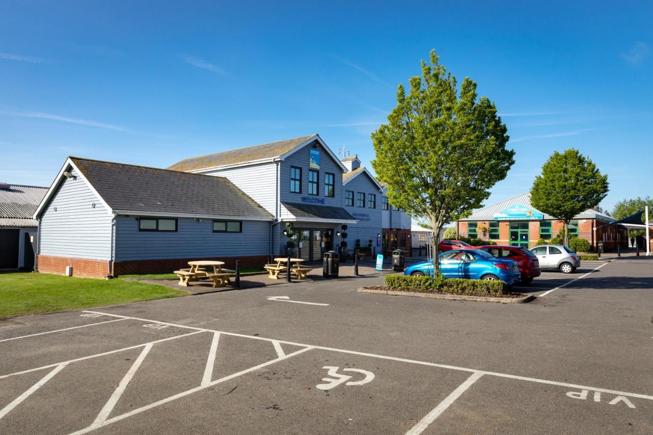 Camping Pods, Dovercourt Holiday Park Hotel Harwich Buitenkant foto